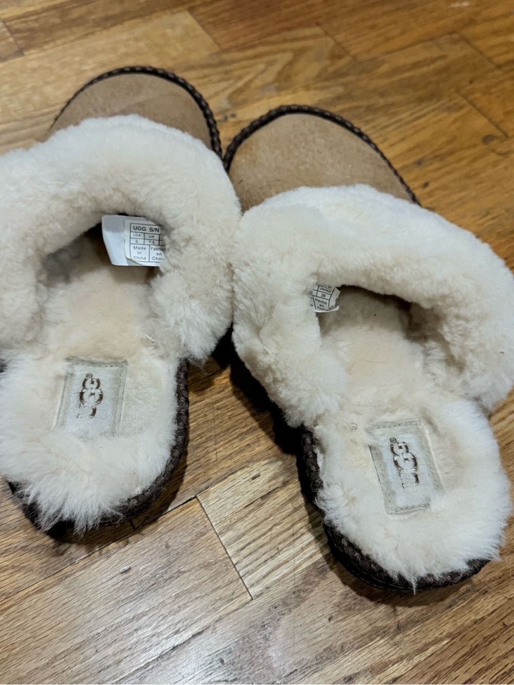 UGG Women Aira Slippers Tan & Cream - Picture 7 of 9